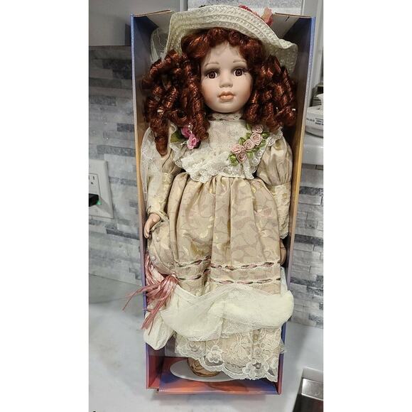 Ashley Belle - Sylvia -Fine Bisque Porcelain Doll in Box with certificate number - Picture 5 of 7